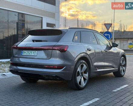Серый Ауди E-Tron, объемом двигателя 0 л и пробегом 71 тыс. км за 31500 $, фото 6 на Automoto.ua