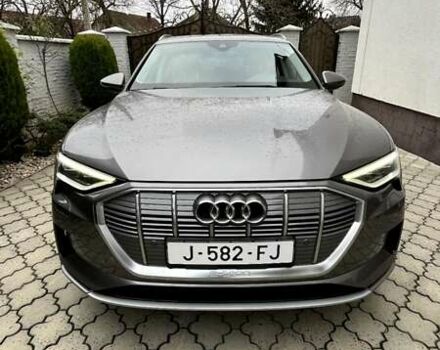 Серый Ауди E-Tron, объемом двигателя 0 л и пробегом 122 тыс. км за 27500 $, фото 5 на Automoto.ua