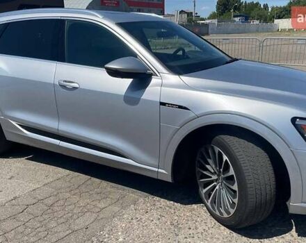 Серый Ауди E-Tron, объемом двигателя 0 л и пробегом 97 тыс. км за 34500 $, фото 2 на Automoto.ua