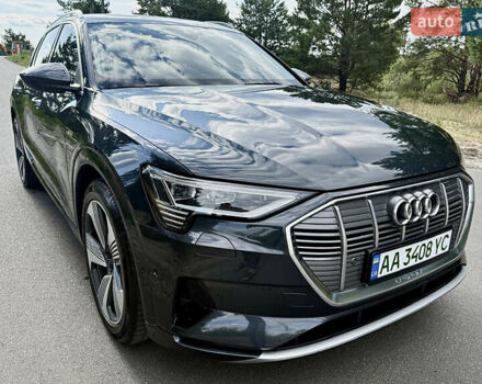 Серый Ауди E-Tron, объемом двигателя 0 л и пробегом 126 тыс. км за 29200 $, фото 2 на Automoto.ua