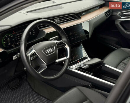 Сірий Ауді E-Tron, об'ємом двигуна 0 л та пробігом 59 тис. км за 30500 $, фото 16 на Automoto.ua