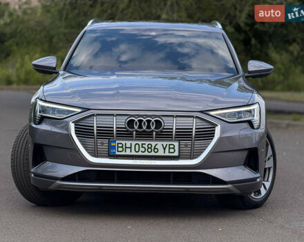 Сірий Ауді E-Tron, об'ємом двигуна 0 л та пробігом 61 тис. км за 24500 $, фото 1 на Automoto.ua