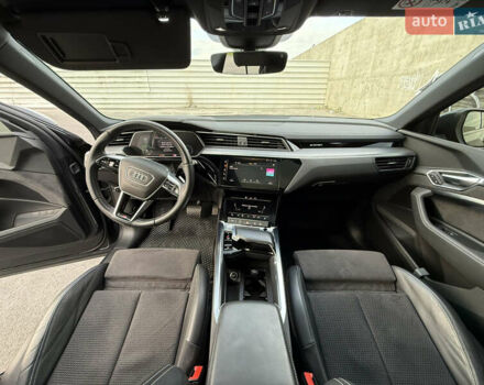 Сірий Ауді E-Tron, об'ємом двигуна 0 л та пробігом 190 тис. км за 26900 $, фото 44 на Automoto.ua