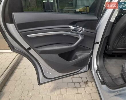 Сірий Ауді E-Tron, об'ємом двигуна 0 л та пробігом 91 тис. км за 26250 $, фото 15 на Automoto.ua