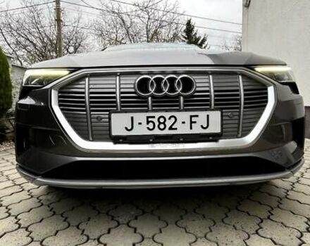 Серый Ауди E-Tron, объемом двигателя 0 л и пробегом 122 тыс. км за 27500 $, фото 6 на Automoto.ua