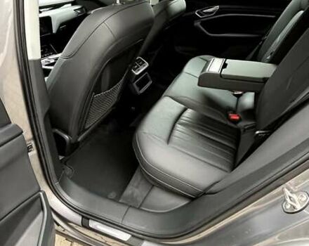 Серый Ауди E-Tron, объемом двигателя 0 л и пробегом 122 тыс. км за 27500 $, фото 20 на Automoto.ua