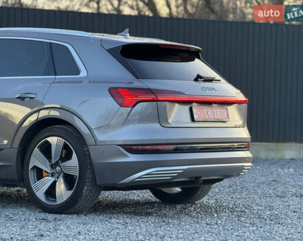 Серый Ауди E-Tron, объемом двигателя 0 л и пробегом 155 тыс. км за 27750 $, фото 14 на Automoto.ua