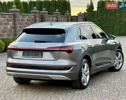 Ауді E-Tron 2019 у Рівному на Automoto.ua Сірий Ауді E-Tron, об'ємом двигуна 0 л та пробігом 139 тис. км за 26900 $, фото 68 на Automoto.ua