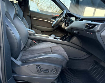 Серый Ауди E-Tron, объемом двигателя 0 л и пробегом 155 тыс. км за 27750 $, фото 33 на Automoto.ua