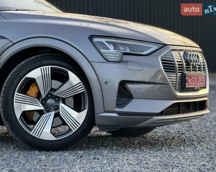 Серый Ауди E-Tron, объемом двигателя 0 л и пробегом 155 тыс. км за 27750 $, фото 10 на Automoto.ua