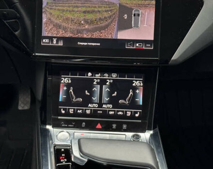 Сірий Ауді E-Tron, об'ємом двигуна 0 л та пробігом 69 тис. км за 32500 $, фото 23 на Automoto.ua