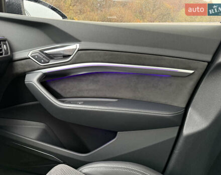 Серый Ауди E-Tron, объемом двигателя 0 л и пробегом 180 тыс. км за 26900 $, фото 38 на Automoto.ua