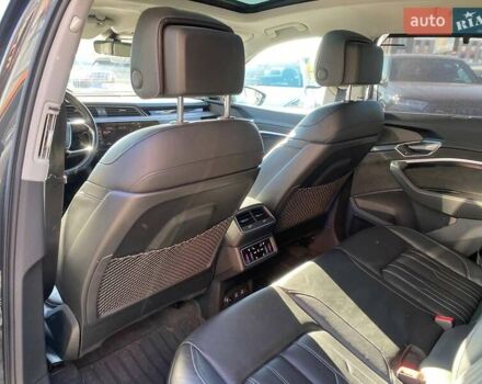 Сірий Ауді E-Tron, об'ємом двигуна 0 л та пробігом 66 тис. км за 32900 $, фото 23 на Automoto.ua