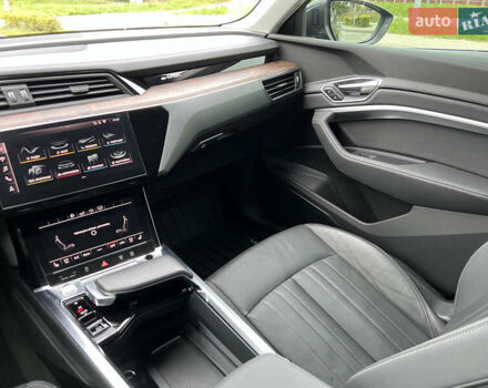 Сірий Ауді E-Tron, об'ємом двигуна 0 л та пробігом 42 тис. км за 34500 $, фото 11 на Automoto.ua