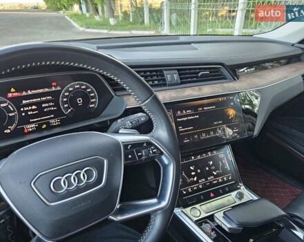 Серый Ауди E-Tron, объемом двигателя 0 л и пробегом 121 тыс. км за 27700 $, фото 38 на Automoto.ua