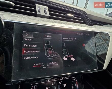 Сірий Ауді E-Tron, об'ємом двигуна 0 л та пробігом 99 тис. км за 30990 $, фото 24 на Automoto.ua