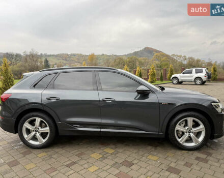 Серый Ауди E-Tron, объемом двигателя 0 л и пробегом 180 тыс. км за 26900 $, фото 3 на Automoto.ua