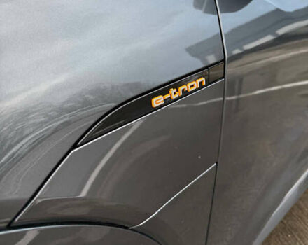 Серый Ауди E-Tron, объемом двигателя 0 л и пробегом 86 тыс. км за 33000 $, фото 12 на Automoto.ua