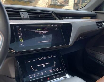 Сірий Ауді E-Tron, об'ємом двигуна 0 л та пробігом 69 тис. км за 33000 $, фото 21 на Automoto.ua