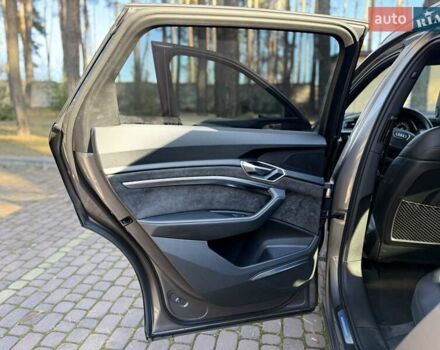 Серый Ауди E-Tron, объемом двигателя 0 л и пробегом 83 тыс. км за 32700 $, фото 26 на Automoto.ua