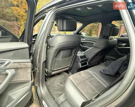 Серый Ауди E-Tron, объемом двигателя 0 л и пробегом 180 тыс. км за 26900 $, фото 21 на Automoto.ua