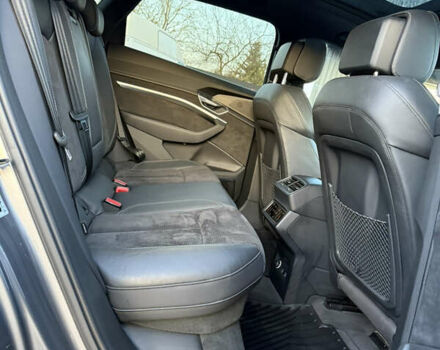 Серый Ауди E-Tron, объемом двигателя 0 л и пробегом 155 тыс. км за 27750 $, фото 32 на Automoto.ua