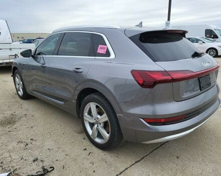Серый Ауди E-Tron, объемом двигателя 0 л и пробегом 106 тыс. км за 24900 $, фото 2 на Automoto.ua