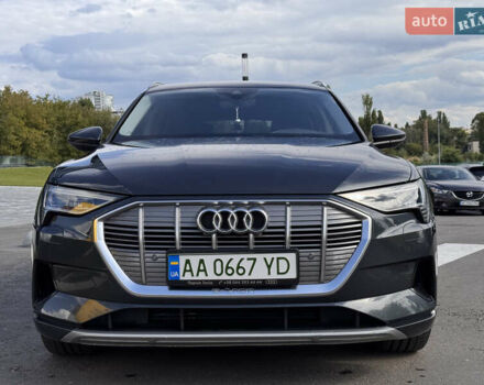 Серый Ауди E-Tron, объемом двигателя 0 л и пробегом 94 тыс. км за 22900 $, фото 3 на Automoto.ua