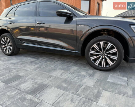 Серый Ауди E-Tron, объемом двигателя 0 л и пробегом 103 тыс. км за 31500 $, фото 4 на Automoto.ua