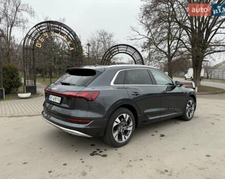 Сірий Ауді E-Tron, об'ємом двигуна 0 л та пробігом 84 тис. км за 26999 $, фото 7 на Automoto.ua