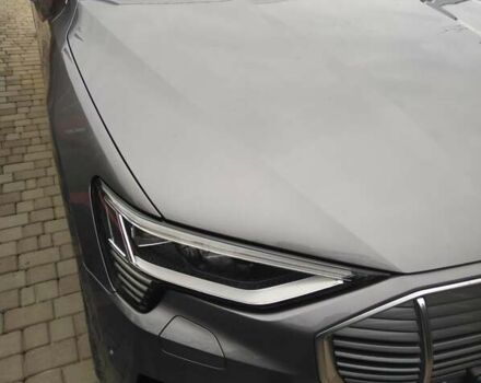 Серый Ауди E-Tron, объемом двигателя 0 л и пробегом 156 тыс. км за 27400 $, фото 2 на Automoto.ua
