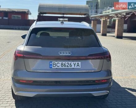 Серый Ауди E-Tron, объемом двигателя 0 л и пробегом 68 тыс. км за 31500 $, фото 5 на Automoto.ua