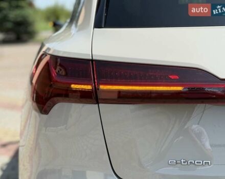 Сірий Ауді E-Tron, об'ємом двигуна 0 л та пробігом 88 тис. км за 34900 $, фото 17 на Automoto.ua