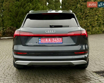 Сірий Ауді E-Tron, об'ємом двигуна 0 л та пробігом 59 тис. км за 30500 $, фото 9 на Automoto.ua