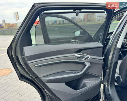 Серый Ауди E-Tron, объемом двигателя 0 л и пробегом 150 тыс. км за 25500 $, фото 19 на Automoto.ua