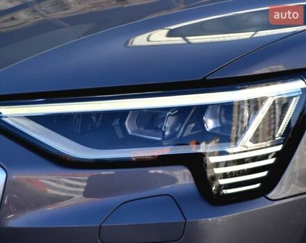 Серый Ауди E-Tron, объемом двигателя 0 л и пробегом 125 тыс. км за 23800 $, фото 1 на Automoto.ua