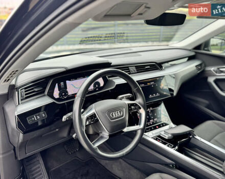 Серый Ауди E-Tron, объемом двигателя 0 л и пробегом 150 тыс. км за 25500 $, фото 9 на Automoto.ua