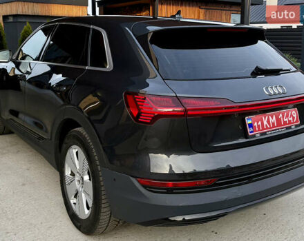 Серый Ауди E-Tron, объемом двигателя 0 л и пробегом 175 тыс. км за 22000 $, фото 3 на Automoto.ua