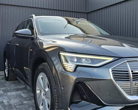 Серый Ауди E-Tron, объемом двигателя 0 л и пробегом 99 тыс. км за 31990 $, фото 22 на Automoto.ua