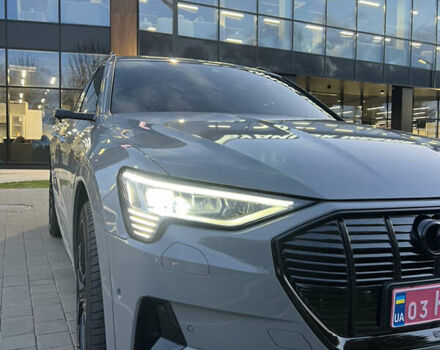 Сірий Ауді E-Tron, об'ємом двигуна 0 л та пробігом 104 тис. км за 32500 $, фото 13 на Automoto.ua