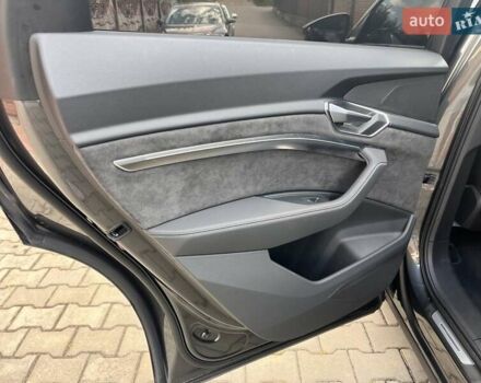 Сірий Ауді E-Tron, об'ємом двигуна 0 л та пробігом 54 тис. км за 37500 $, фото 21 на Automoto.ua