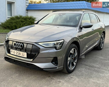 Сірий Ауді E-Tron, об'ємом двигуна 0 л та пробігом 180 тис. км за 21500 $, фото 9 на Automoto.ua