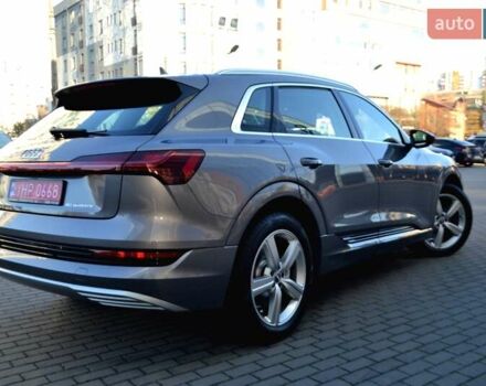 Серый Ауди E-Tron, объемом двигателя 0 л и пробегом 125 тыс. км за 23800 $, фото 183 на Automoto.ua