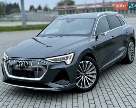 Серый Ауди E-Tron, объемом двигателя 0 л и пробегом 29 тыс. км за 38300 $, фото 3 на Automoto.ua
