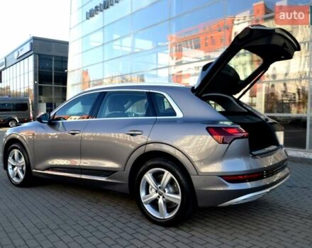 Серый Ауди E-Tron, объемом двигателя 0 л и пробегом 125 тыс. км за 23800 $, фото 58 на Automoto.ua