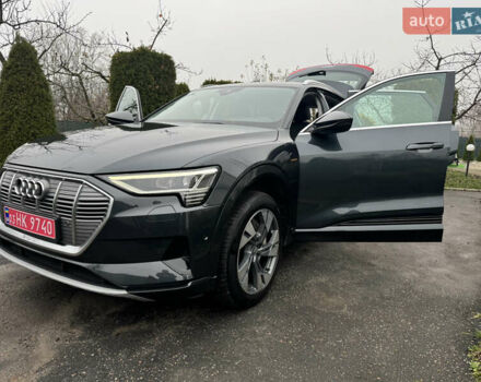 Серый Ауди E-Tron, объемом двигателя 0 л и пробегом 150 тыс. км за 23800 $, фото 40 на Automoto.ua