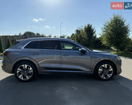 Сірий Ауді E-Tron, об'ємом двигуна 0 л та пробігом 65 тис. км за 39990 $, фото 15 на Automoto.ua