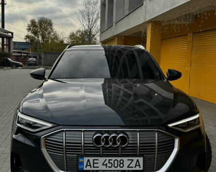 Серый Ауди E-Tron, объемом двигателя 0 л и пробегом 49 тыс. км за 29999 $, фото 4 на Automoto.ua