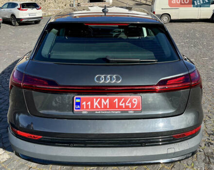 Серый Ауди E-Tron, объемом двигателя 0 л и пробегом 175 тыс. км за 22700 $, фото 6 на Automoto.ua