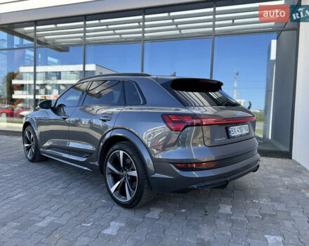Серый Ауди E-Tron, объемом двигателя 0 л и пробегом 41 тыс. км за 44990 $, фото 12 на Automoto.ua